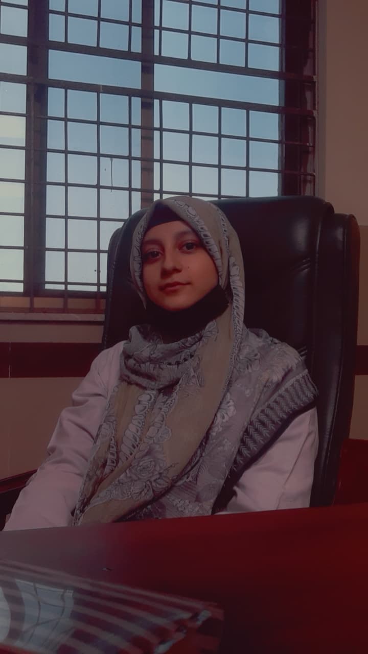 English Tutor in Lahore | Online | Tasmeen nagi — teaching image 1