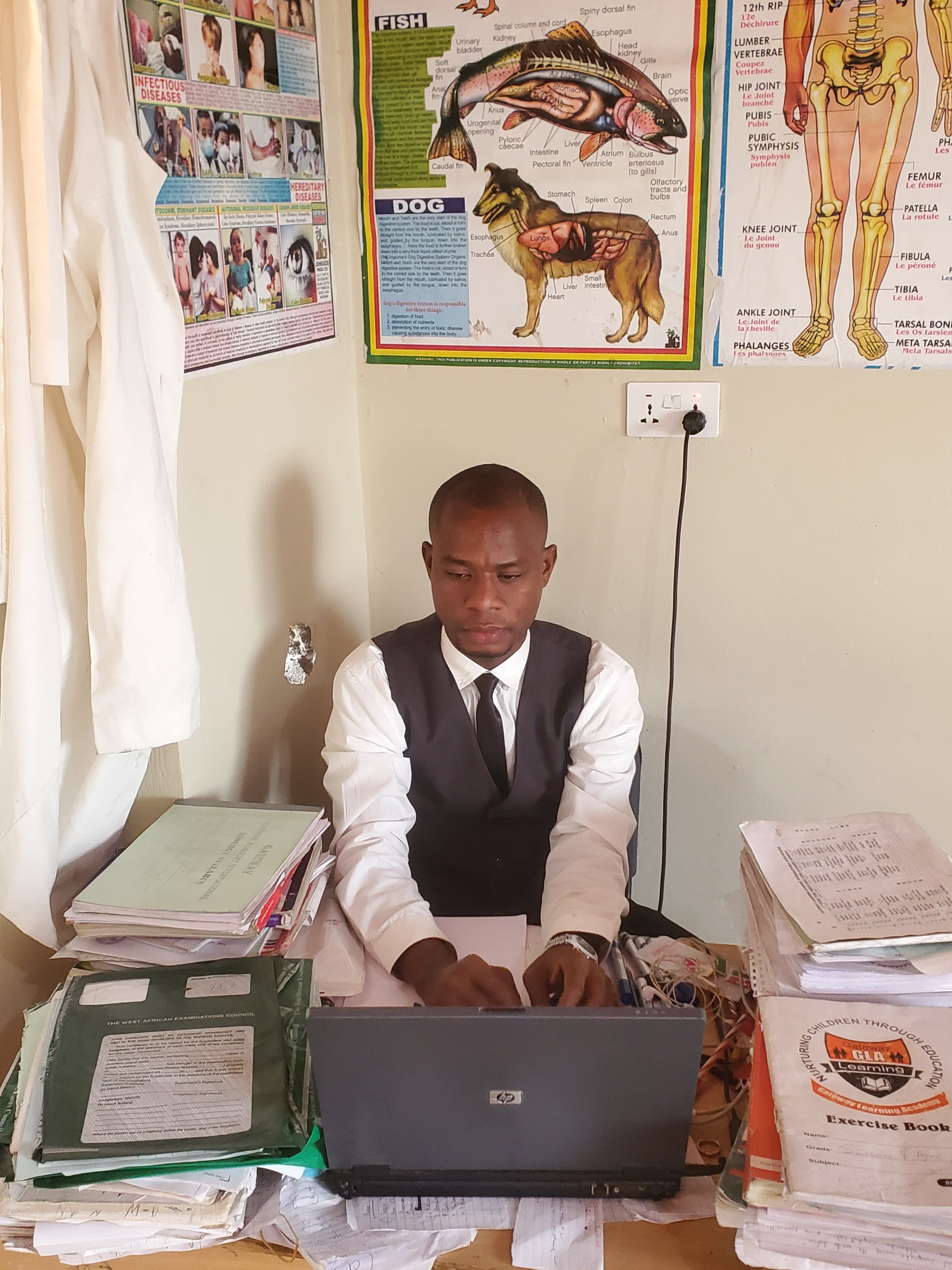 Subject Tutor in Pakistan | Online & Home | Tutor — teaching image 1