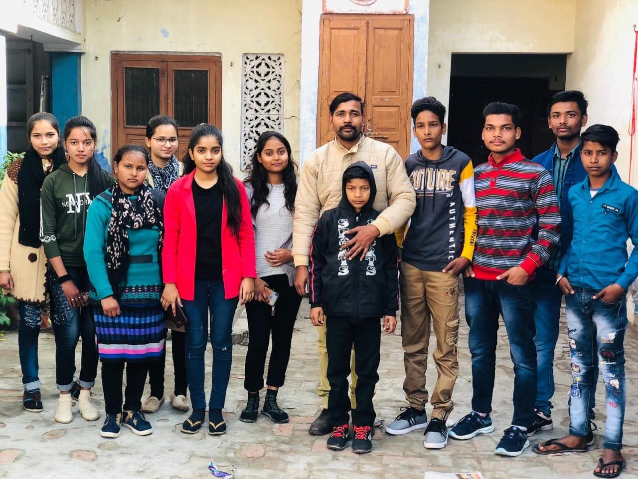 Subject Tutor in Pakistan | Online & Home | Tutor — teaching image 3