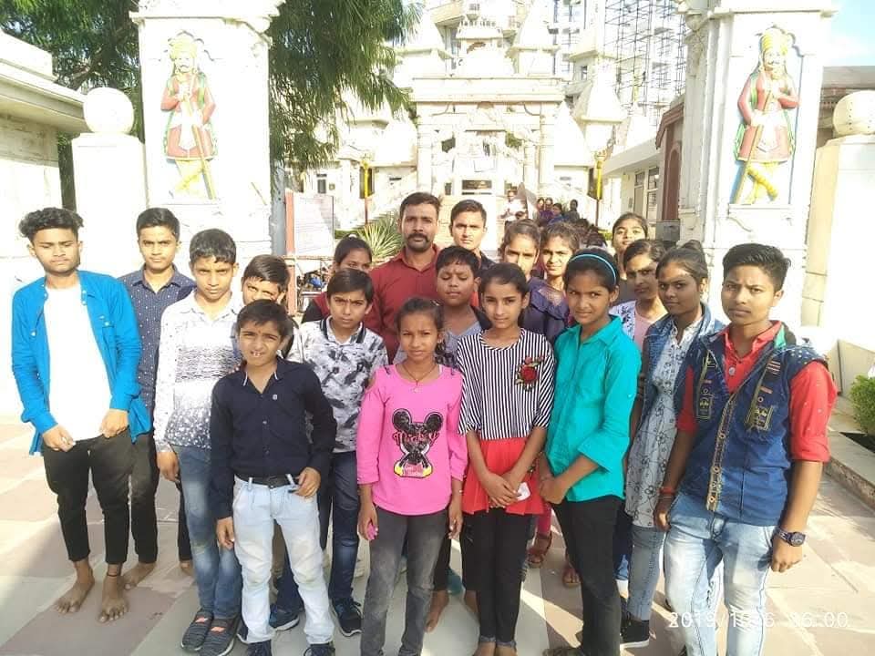 Subject Tutor in Pakistan | Online & Home | Tutor — teaching image 4