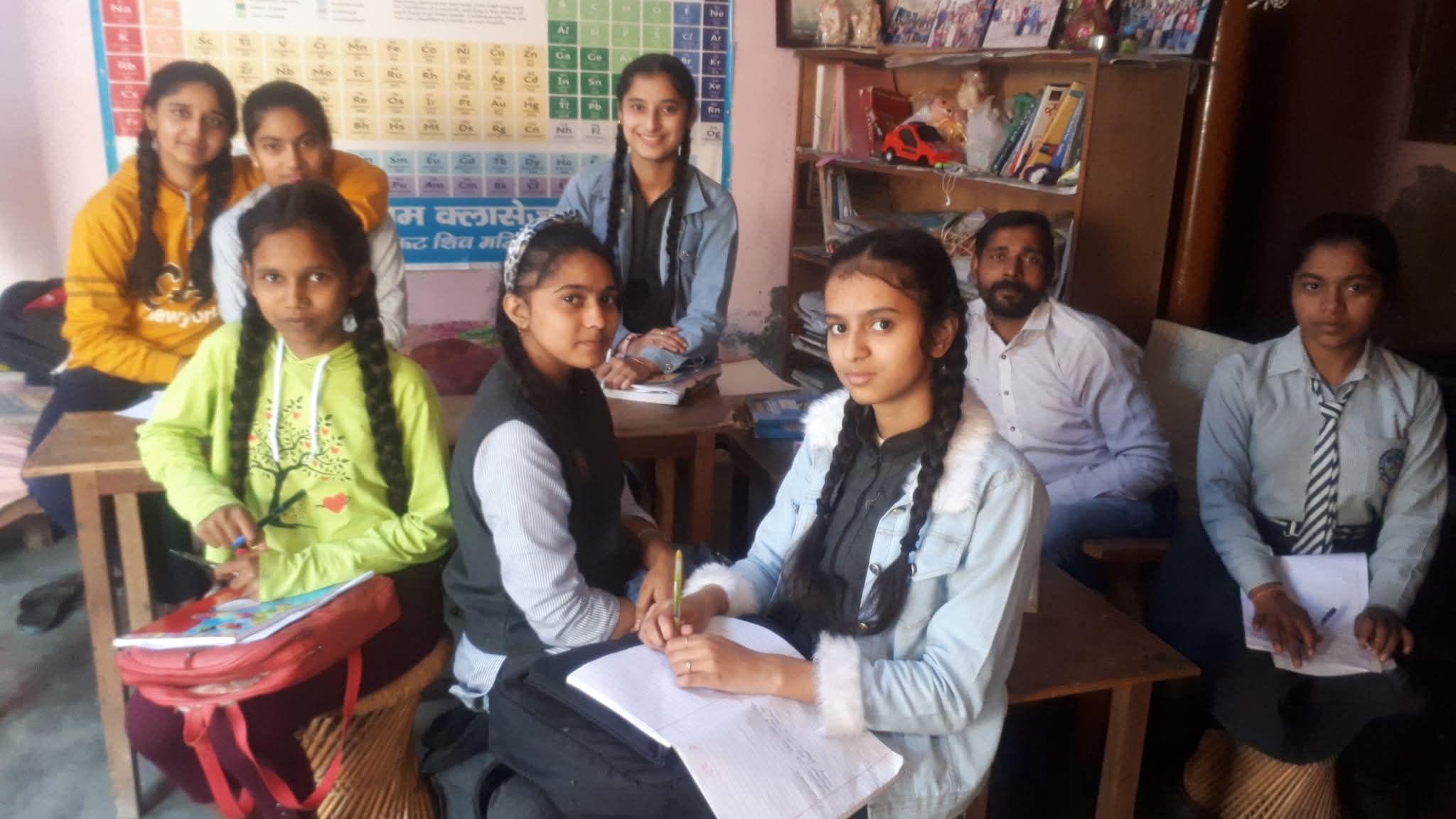 Subject Tutor in Pakistan | Online & Home | Tutor — teaching image 5