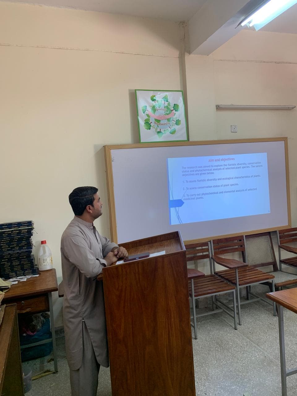 Subject Tutor in Pakistan | Online & Home | Tutor — teaching image 2
